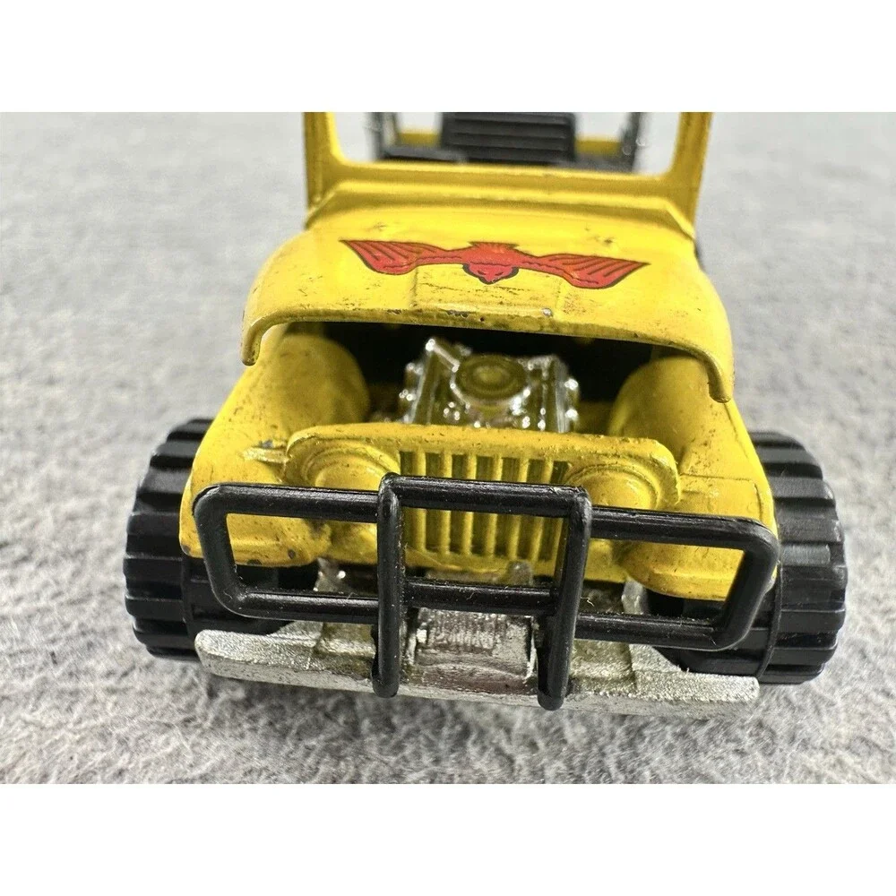 ROAD CHAMPS Vintage 1982 4x4 Coyotes CJ-7 Yellow w/Red Hood Eagle Jeep